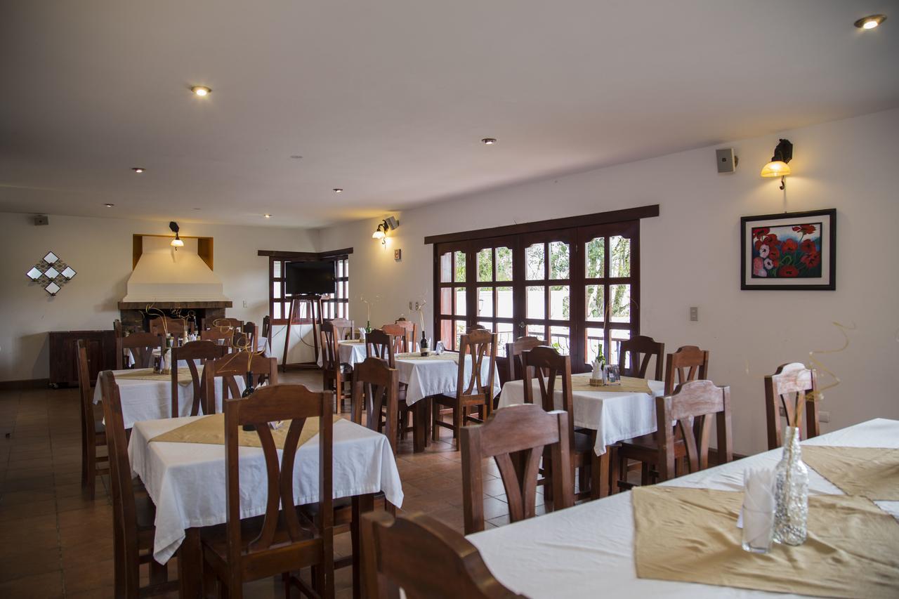 Casa Kirva Hotel Cobán エクステリア 写真