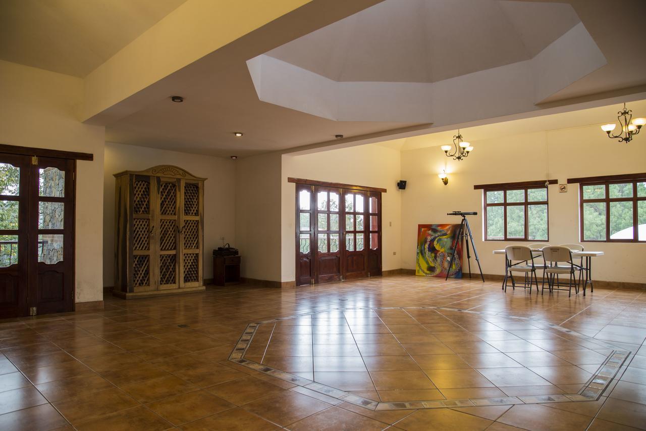 Casa Kirva Hotel Cobán エクステリア 写真