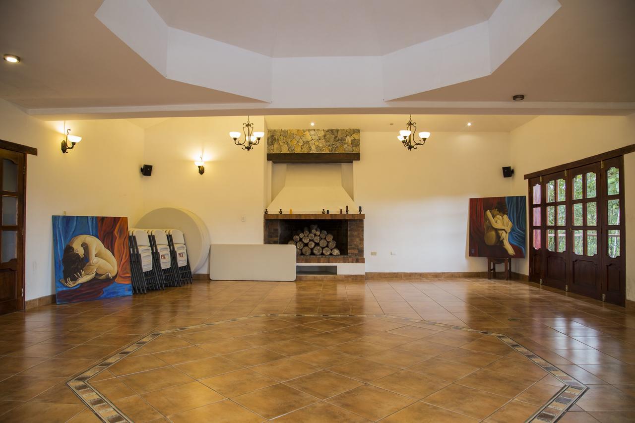 Casa Kirva Hotel Cobán エクステリア 写真